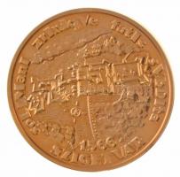 Renner Kálmán (1927-1994) 1989. "Szigetvári ostroma 1566" aranyozott emlékérem (42,5mm) T:...