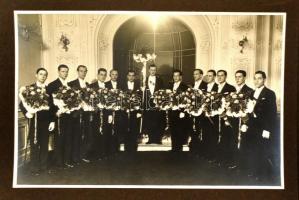 1936 Bp., Életképek a gyógyszerész bálból, albumba ragasztott fotók, 13 db, Schäffer műterméből, 12x...