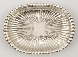 Ezüst(Ag) ovális, bordás tálka, jelzett, 14x10 cm, nettó: 85,5 g