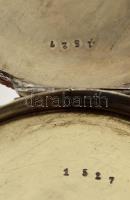 Ezüst(Ag) ovális mintával díszített dobozka, jelzett, d: 5,8 cm, nettó: 25,7 g