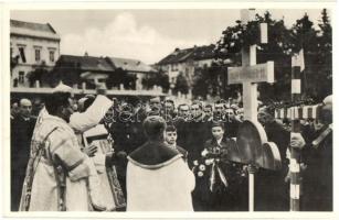 1938 Ipolyság, Sahy; bevonulás, a felszabaduló Felvidék első országzászlójának felszentelése / entry of the Hungarian troops, flag inauguration ceremony