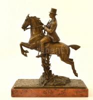 Copyright Thenn Vienna jelzéssel: Ugrató lovas. Bronz, márvány talapzaton, m:20 cm, h:19 cm