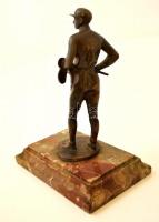 Jelzés nélkül: Zsóké. Bronz, márvány talapzaton, m:17 cm,