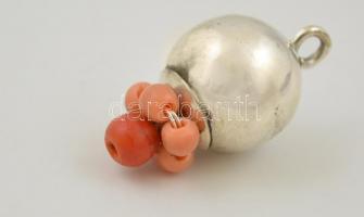 Ezüst(Ag) díszgomb, korall díszítéssel, jelzés nélkül, h: 2,5 cm, bruttó: 4,3 g