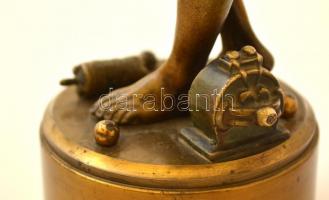 Jelzés nélkül: Elektromosság allegóriája. Bronz, m:21 cm