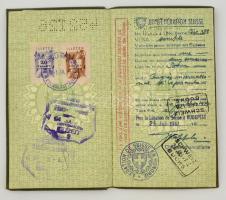 1947 Útlevél 1947 jűliusában 20 + 5 Ft illetékbélyeggel. Vászonkötéses, Magyar Királyság kiadás, a b...