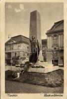 Mezőtúr katonai emlékművel