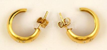 Arany(Au) 18K fülbevaló briliáns csiszolású gyémántokkal, jelzett, bruttó: 7,9 g