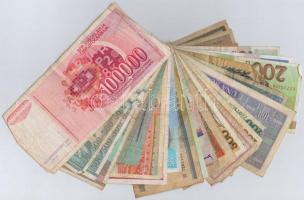 30db-os vegyes külföldi bankjegy tétel, közte Csehszlovákia, Jugoszlávia, Lengyelország, Orosz Birod...