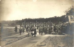 1914-15 Ostffyasszonyfa, I. világháborús osztrák-magyar hadifogolytábor orosz, román, olasz és francia katonáknak / WWI K.u.K. military camp of POW (prisoners of war), photo (felületi sérülés / surface damage)