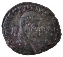 Római Birodalom / Siscia / Constantius Gallus 351-354. AE3 (3,79g) T:2-,3 Roman Empire / Siscia / Constantius Gallus 351-354. AE3 D N CONSTANTIVS IVN NOB C - A / FEL TEMP RE-PARATIO - II - GammaSIS palm branch (3,79g) C:VF,F RIC VIII 343.