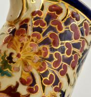 cca 1890 Fischer Ignác korsó, kézzel festett, aranyozott porcelánfajansz,  arany festés több helyen ...
