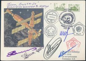 Valerij Korzun (1953- ), Pavel Vinogradov (1953- ), Gennagyij Manakov (1950- ) és Alekszandr Kaleri (1956- ) szovjet űrhajósok aláírásai emlékborítékon /  Signatures of Valeriy Korzun (1953- ), Pavel Vinogradov (1953- ), Gennadiy Manakov (1950- ) and Aleksandr Kaleri (1956- ) Soviet astronauts on envelope