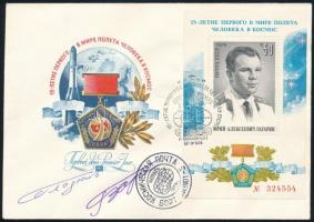 Jurij Glazkov (1939-2008) és Viktor Gorbatko (1934-2017) szovjet űrhajósok aláírásai emlékborítékon /  Signatures of Yuriy Glazkov (1939-2008) and Viktor Gorbatko (1934-2017) Soviet astronauts on envelope