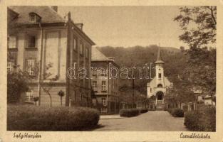 4 db RÉGI magyar városképes lap iskolákkal: Pápa, Salgótarján csendőriskola, Bonyhád, Szarvas (W. L....