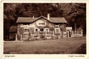 5 db RÉGI magyar városképes lap turistaházakkal (Visegrád, Mátraháza, Salgótarján, Mátraszentimre), ...