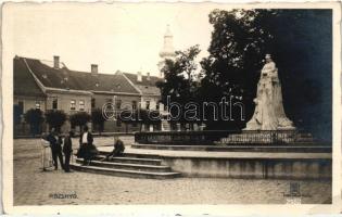 Rozsnyó, Roznava; Fő tér, utcakép, Franciska szobor, Fuchs József kiadása / main square, street view, statue (EK)