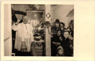 1944 Óvóhely megáldása / WWII Hungarian shelter blessing, priest, interior, photo (EK)