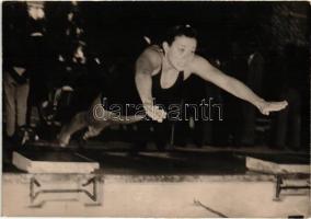 Gyenge Valéria, 1952-ben olimpiai bajnok magyar úszónő / Swimmer, Hungarian Olympic champion, photo (EK)