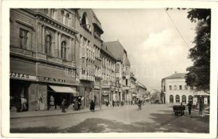 37 db MODERN fekete-fehér magyar városképes lap a 1960-as és 1980-as évekből / 37 modern black and w...