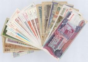 25db-os vegyes külföldi bankjegy tétel, közte Csehszlovákia, Jugoszlávia (benne 2db sorszámkövető) K...