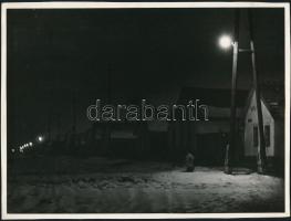 cca 1960 Életképek, kortárs fotóművészeti alkotások, 3 db vintage fotó, jelzés nélkül, 24x18 cm