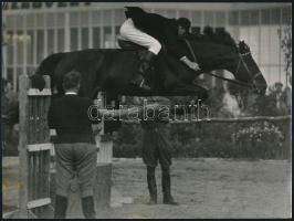 cca 1975 Zsigri Oszkár (1933-?) budapesti fotóművész hagyatékából 2 db vintage fotóművészeti alkotás...