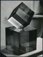 cca 1976 Gebhardt György (1910-1993) budapesti fotóművész hagyatékából 2 db vintage fotó, az egyik a...