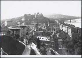 cca 1925 Budai látkép a vár alatti területről, vintage negatívról készült mai nagyítás, 18x25 cm