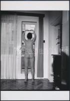 cca 1976 Lakásról lakásra, 4 db szolidan erotikus fénykép, vintage negatívokról készült mai nagyítás...