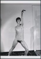 cca 1969 Kendőzetlenül, 3 db szolidan erotikus fénykép, vintage negatívokról készült mai nagyítások,...