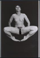 cca 1973 Női lábak varázslata, 4 db szolidan erotikus fénykép, vintage negatívokról készült mai nagy...