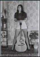 cca 1975 Gitárszóló, 3 db szolidan erotikus fénykép, vintage negatívokról készült mai nagyítások, 25...