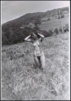 cca 1974 Kezdődik az aratás, 3 db szolidan erotikus fénykép, vintage negatívokról készült mai nagyít...