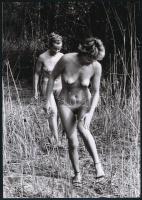 cca 1972 Nudizók rejtekhelyén, 3 db szolidan erotikus fénykép, vintage negatívokról készült mai nagy...