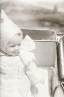 cca 1960 Tiszavölgyi József (1909-?) fotóriporter hagyatékából 99 db vintage negatív, különféle témá...