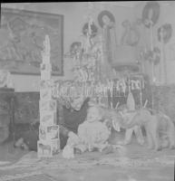 cca 1960 Tiszavölgyi József (1909-?) fotóriporter hagyatékából 99 db vintage negatív, különféle témá...