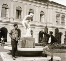 cca 1960 Tiszavölgyi József (1909-?) fotóriporter hagyatékából 99 db vintage negatív, különféle témá...