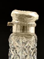 Ólomkristály parfümtartó, jelzett ezüst(Ag) kupakkal, apró csorbákkal, m: 14,5 cm