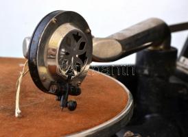 cca 1927 Columbia Grafonola No. 109A lemezjátszó, saját dobozában, kopásokkal, nem kipróbált