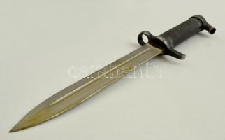 cca 1896 M1896 svéd gyalogsági szurony, jelzett, hüvellyel, bőr tokban, pengehossz: 21 cm, teljes ho...