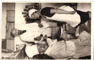 1933 Hévíz-Egregy, személyzet a vendéglő élelmiszerraktárában. photo