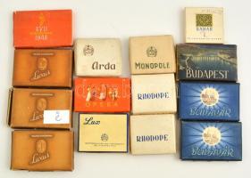 14 db üres cigarettás doboz, nagyrészt magyar, nagyrészt jó állapotban / Empty vintage tobacco boxes