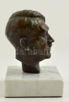 Zoll jelzéssel: Adolf Hitler büszt, bronzírozott nehéz fém (talán ólom) szobor, márvány talapzaton, ...