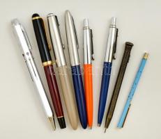 8 db különféle írószerszám, köztük töltőceruza és töltőtoll is