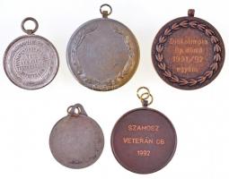 5db-os vegyes modern sportérem tétel, közte DN "Budapest Székesfőváros Testnevelési Bizottsága - VI. Kerület" ezüstözött díjérem füllel, "GÁL" gyártói jelzéssel, DN  Ötkarikát ábrázoló fém sportérem füllel, "GLORIA" gyártói jelzéssel T:2,2- ph.