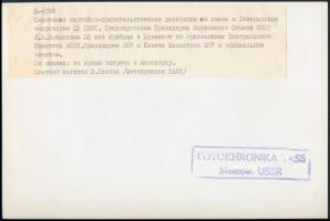 1979 Brezsnyev magyarországi látogatása, színes sajtófotó (Fotohronik Tass), hátulján feliratozva, p...