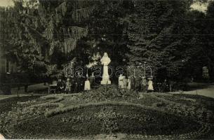 Pöstyén, Piestany; Park részlet, Erzsébet királyné szobor. Kohn Bernát kiadása / park detail, Empress Elisabeth of Austria statue (EK)