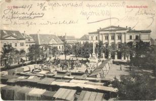 Győr, Széchenyi tér, piac, árusok. S. D. M. 2071. (ázott sarkak / wet corners)