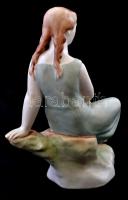 Zsolnay lány könyvel, kézzel festett, jelzett (tercia), hibátlan, m: 17 cm